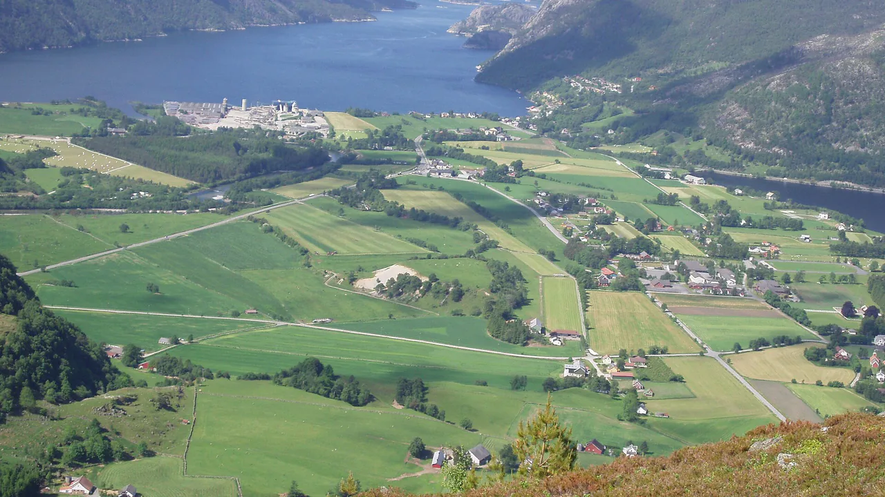 Representativt motiv fra Hjelmeland kommune